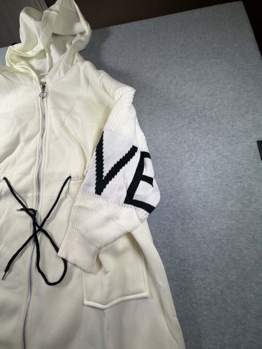 Women's Long Sleeve Zip-Up Hooded Trench Jacket with Letter Patchwork Sleeves - Picture 4 of 11